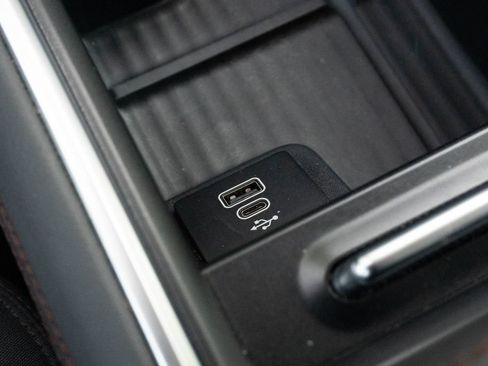 Used 2025 Ford Expedition Active RWD image 33