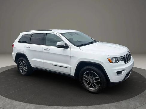 Used 2017 Jeep Grand Cherokee Limited AWD/4WD image 7