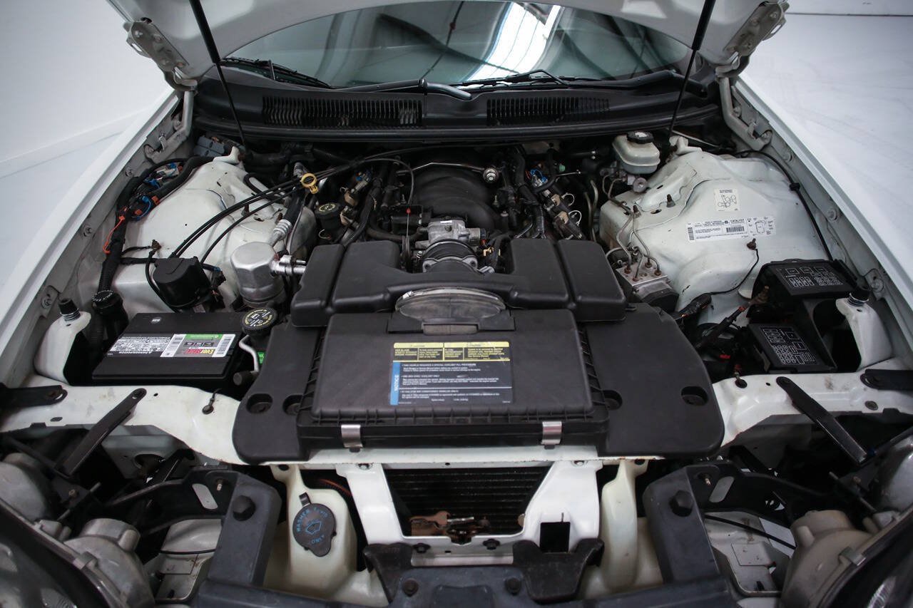 Used 2000 Chevrolet Camaro Z28 w/ SS Performance/Appearance Pkg RWD image 21