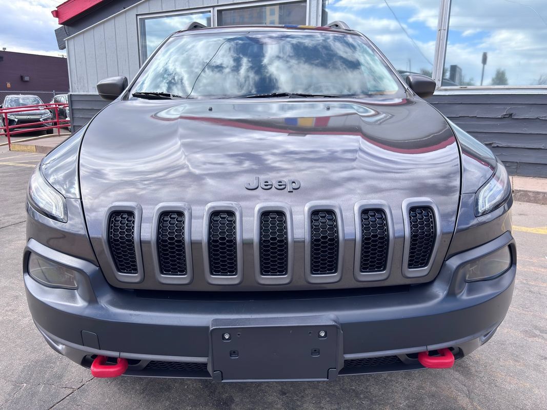 Used 2015 Jeep Cherokee Trailhawk w/ Cold Weather Group AWD/4WD image 8