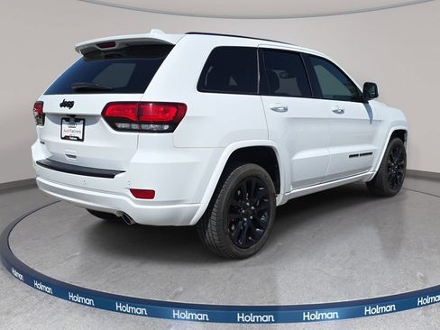 Used 2018 Jeep Grand Cherokee Altitude AWD/4WD image 6