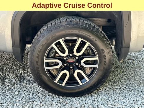 Used 2023 GMC Sierra 1500 AT4 w/ Technology Package AWD/4WD image 9