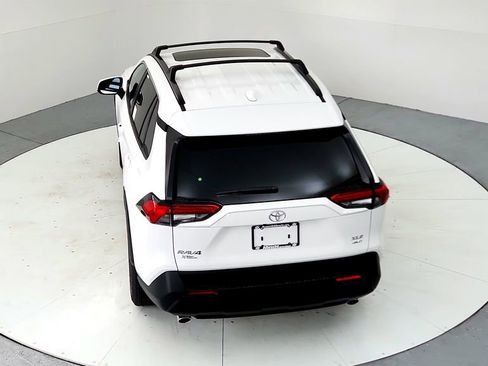 Certified 2023 Toyota RAV4 XLE w/ Convenience Package AWD/4WD image 18
