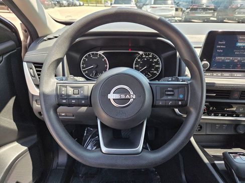 Used 2024 Nissan Rogue SV image 26