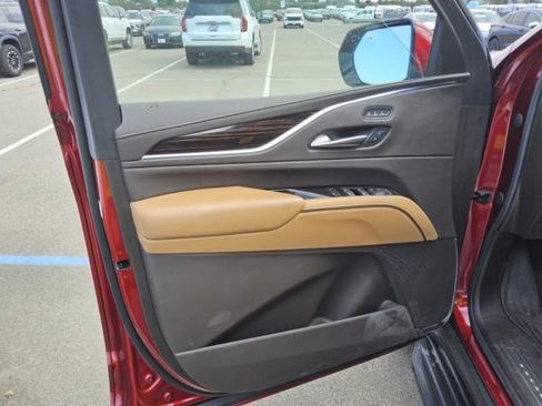 Used 2021 Cadillac Escalade Premium Luxury w/ Driver Assist Tech Package AWD/4WD image 8