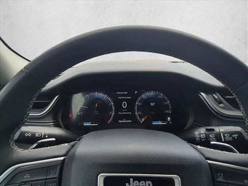 Used 2026 Jeep Grand Cherokee Limited w/ Limited Altitude Package AWD/4WD image 10