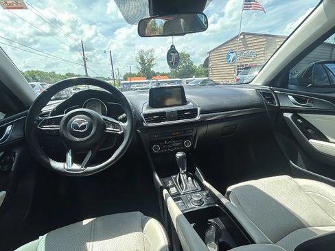 Used 2017 MAZDA MAZDA3 Grand Touring FWD image 29