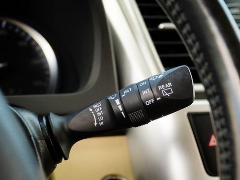 Used 2017 Toyota Highlander Limited image 25