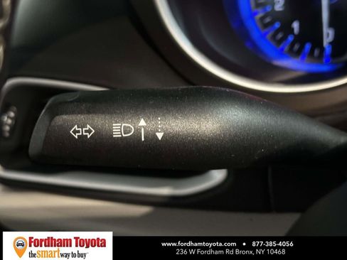 Used 2024 Chrysler Voyager LX image 29