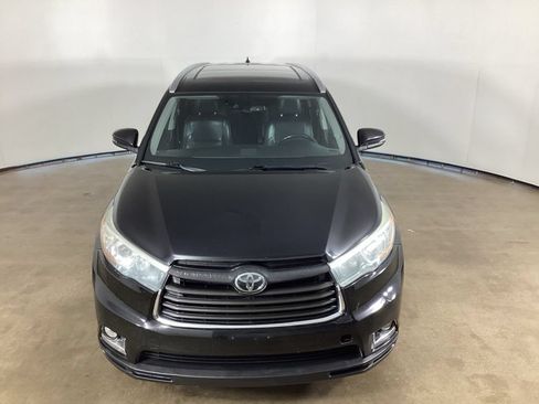 Used 2016 Toyota Highlander Limited Platinum AWD/4WD image 2