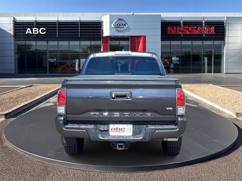 Used 2021 Toyota Tacoma TRD Sport w/ Technology Package image 6