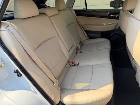Used 2018 Subaru Outback 2.5i Limited AWD/4WD image 34