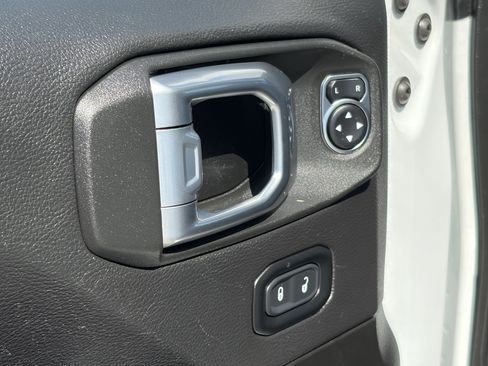 Used 2022 Jeep Wrangler Unlimited Rubicon 4xe w/ Cold Weather Group AWD/4WD image 29