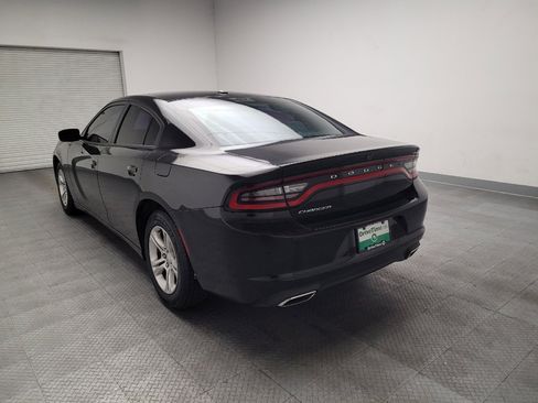 Used 2019 Dodge Charger SXT RWD image 5