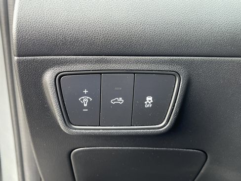 Used 2023 Hyundai Santa Cruz SEL Premium image 18