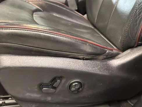 Used 2019 Chrysler Pacifica Limited FWD image 24