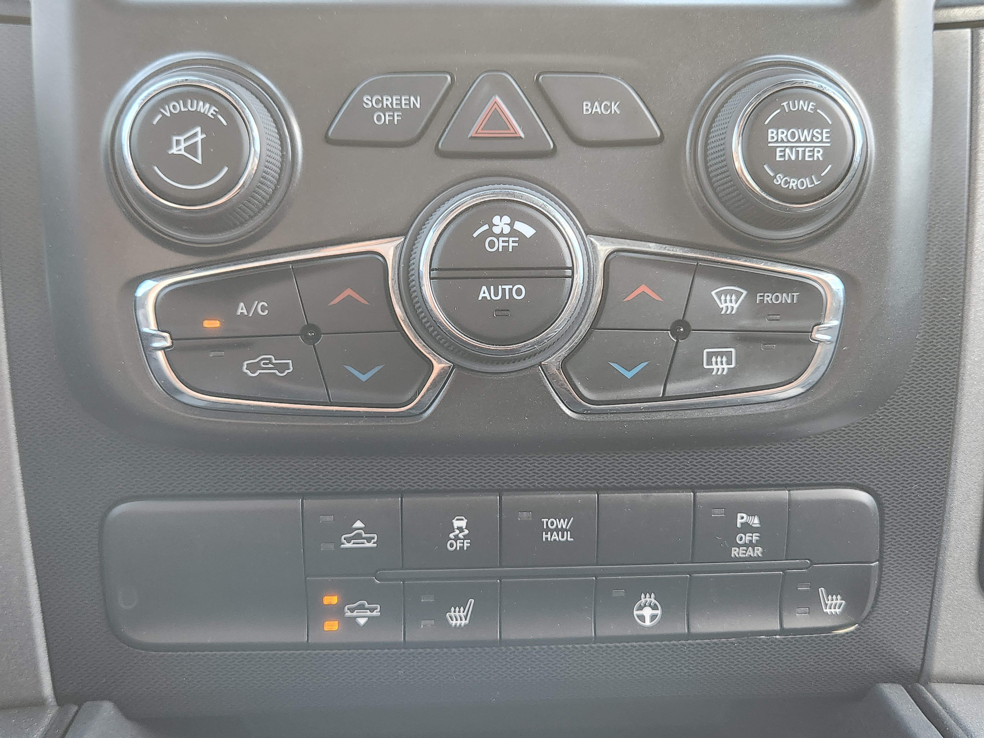 Used 2018 RAM 1500 Rebel w/ Luxury Group AWD/4WD image 14