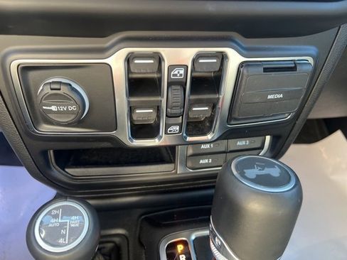 Used 2023 Jeep Wrangler Unlimited Sahara w/ Cold Weather Group image 21