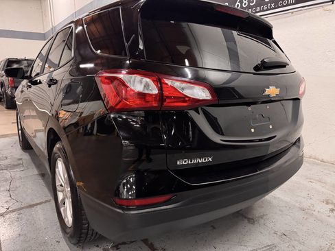 Used 2020 Chevrolet Equinox LS w/ LS Convenience Package image 9