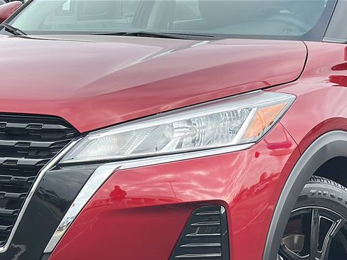 Used 2024 Nissan Kicks SV image 4