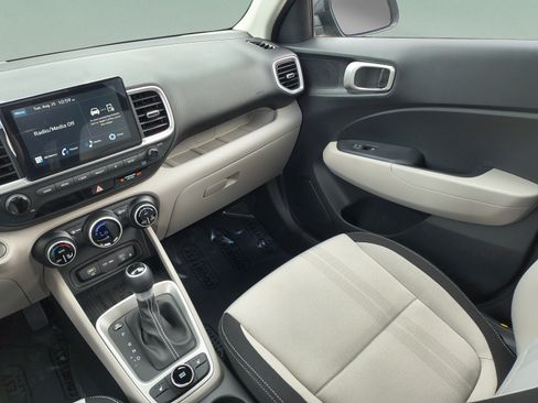 New 2026 Hyundai Venue SEL FWD image 13