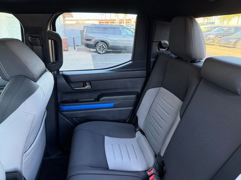 Used 2025 Toyota Tacoma TRD Off-Road image 37