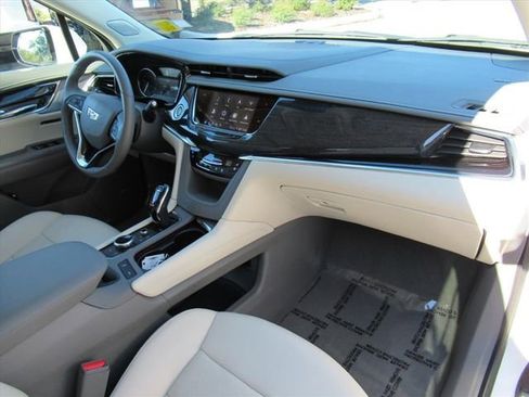 Used 2023 Cadillac XT6 Premium Luxury image 10