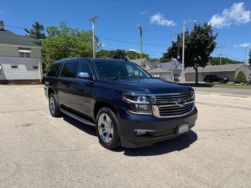 Used 2017 Chevrolet Suburban Premier AWD/4WD image 1