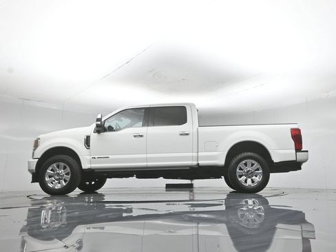 Used 2022 Ford F250 Platinum w/ FX4 Off-Road Package AWD/4WD image 56