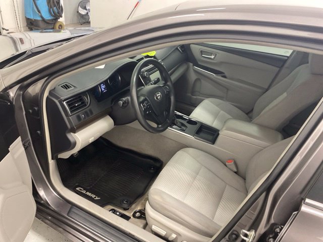 Used 2016 Toyota Camry LE FWD image 11