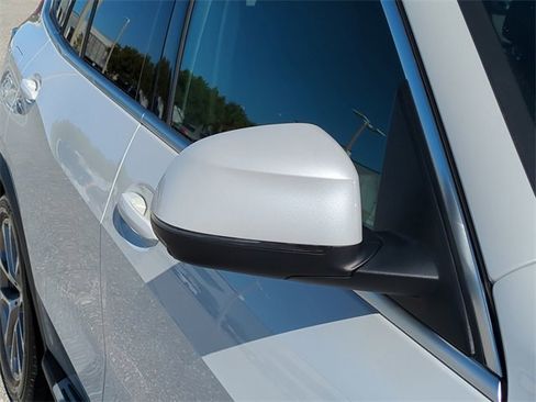 Used 2025 BMW X5 sDrive40i image 12