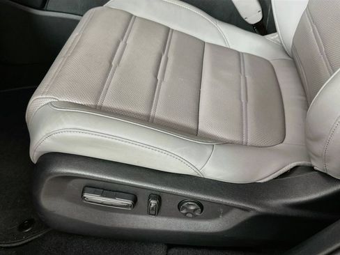 Used 2020 Honda CR-V Touring image 9