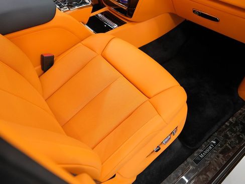 Used 2025 Rolls-Royce Phantom Sedan image 44