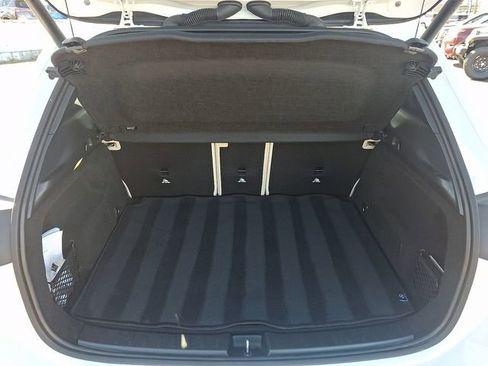 Used 2025 Mercedes-Benz GLA 250 image 28