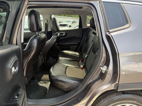 Used 2020 Jeep Compass Latitude FWD image 14
