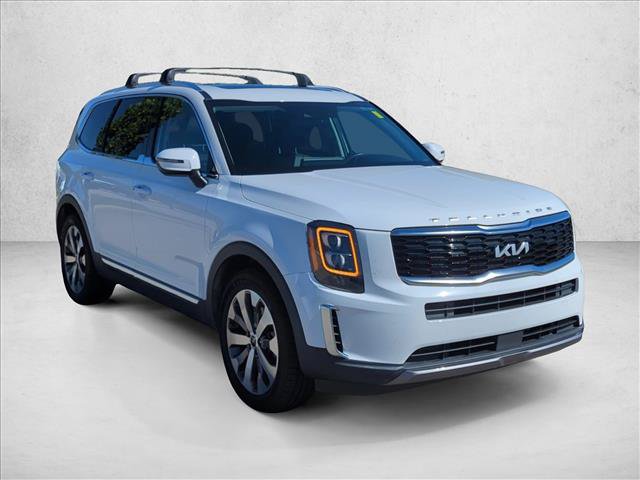 Used 2022 Kia Telluride EX w/ EX Premium Package FWD image 3