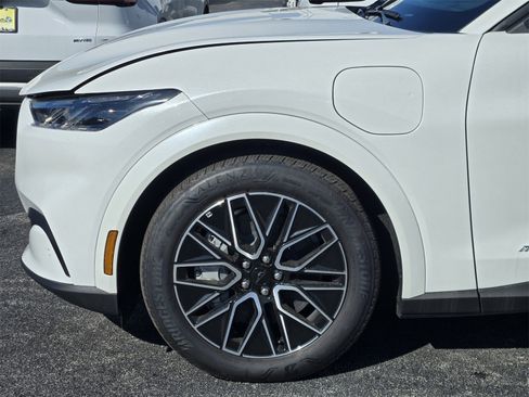 Used 2025 Ford Mustang Mach-E Premium image 7