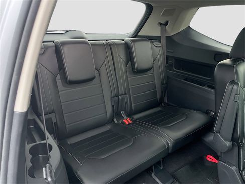 Used 2022 Volkswagen Atlas SEL Premium image 29