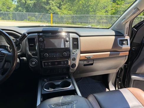 Used 2017 Nissan Titan Platinum Reserve RWD image 13