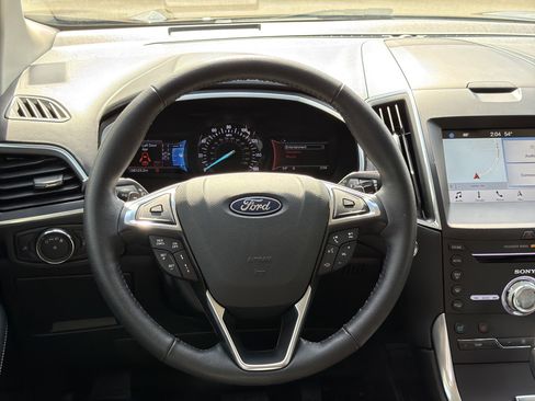 Used 2018 Ford Edge Titanium w/ Equipment Group 301A image 24