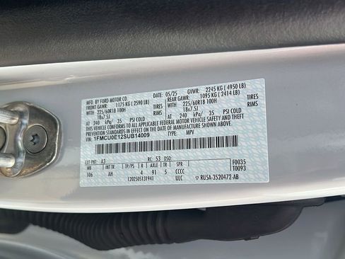 New 2025 Ford Escape Plug-in Hybrid w/ PHEV Premium Package image 10