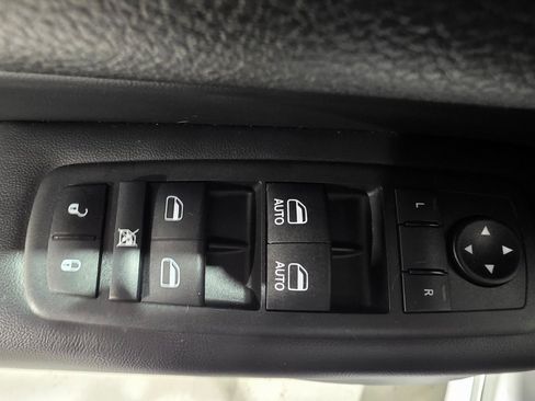 Used 2021 Jeep Grand Cherokee Altitude image 18