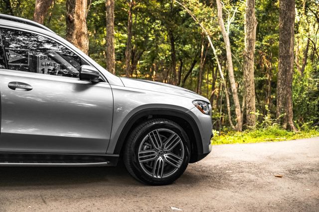 Used 2023 Mercedes-Benz GLS 450 4MATIC image 6