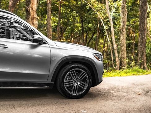 Used 2023 Mercedes-Benz GLS 450 4MATIC image 6