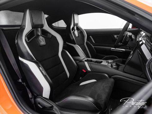 Used 2020 Ford Mustang Shelby GT500 w/ Carbon Fiber Track Pack RWD image 34