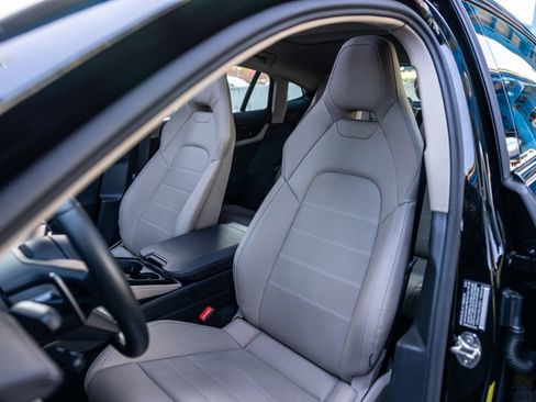 Certified 2025 Porsche Panamera image 5
