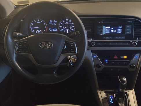 Used 2017 Hyundai Elantra SE image 22