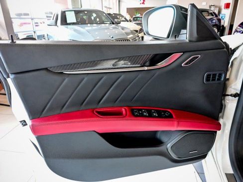 Used 2022 Maserati Ghibli Modena Q4 image 17