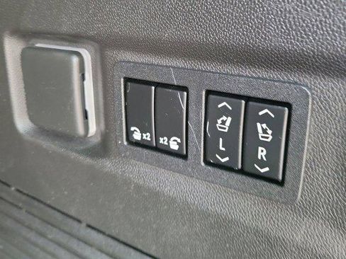 Used 2022 Chevrolet Tahoe High Country image 9