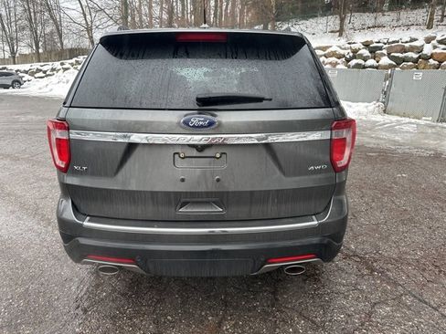 Used 2018 Ford Explorer XLT w/ Equipment Group 202A image 7